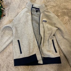 Available! Patagonia Retro pile fleece jacket women’s Large